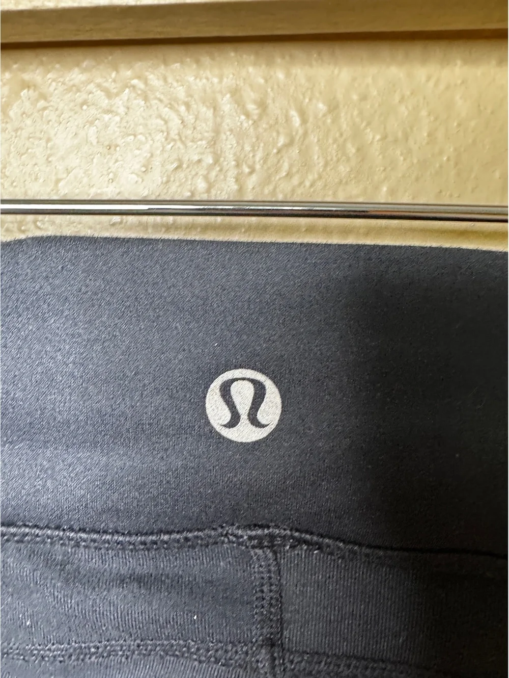 Lululemon Black Ruched Crop Leggings Capri High Rise Yoga Pants Size 8
